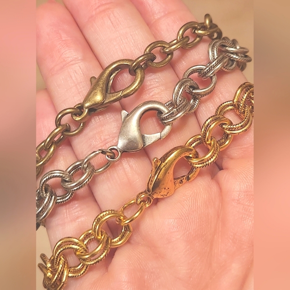 Macy's Set of 8" Double Link Charm Bracelets w/Bonus 8.5" Brass Link Bracelet - Picture 2 of 6